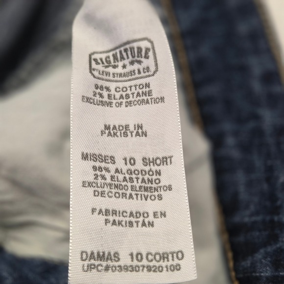 Signature by Levi Strauss Co Womens Bootcut Jeans Medium Wash Size 10 Short - Picture 4 of 5